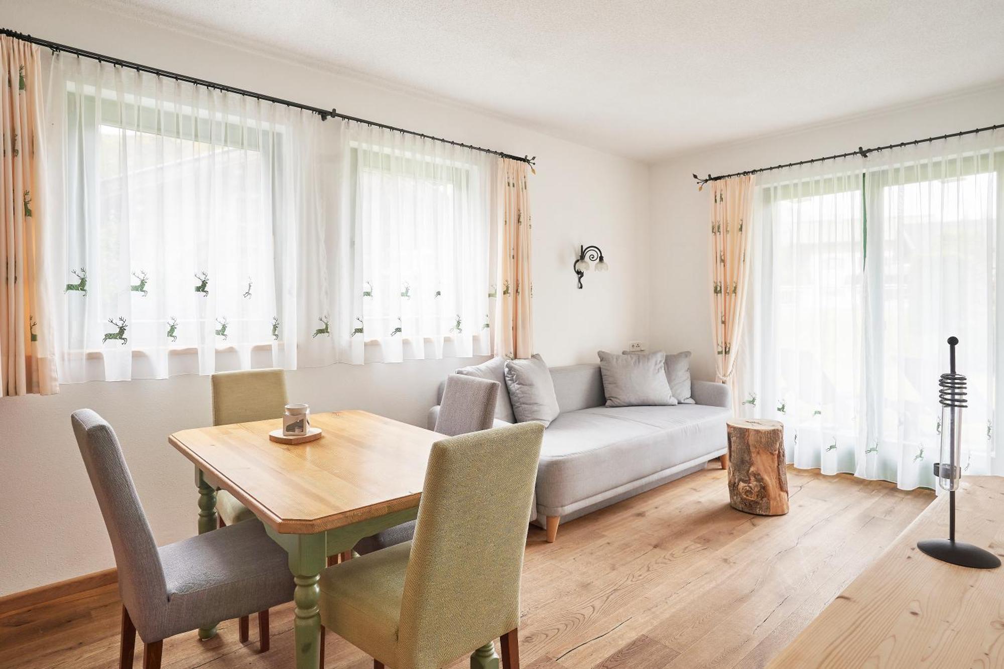 ליוטאש Rosamunde Apartments חדר תמונה