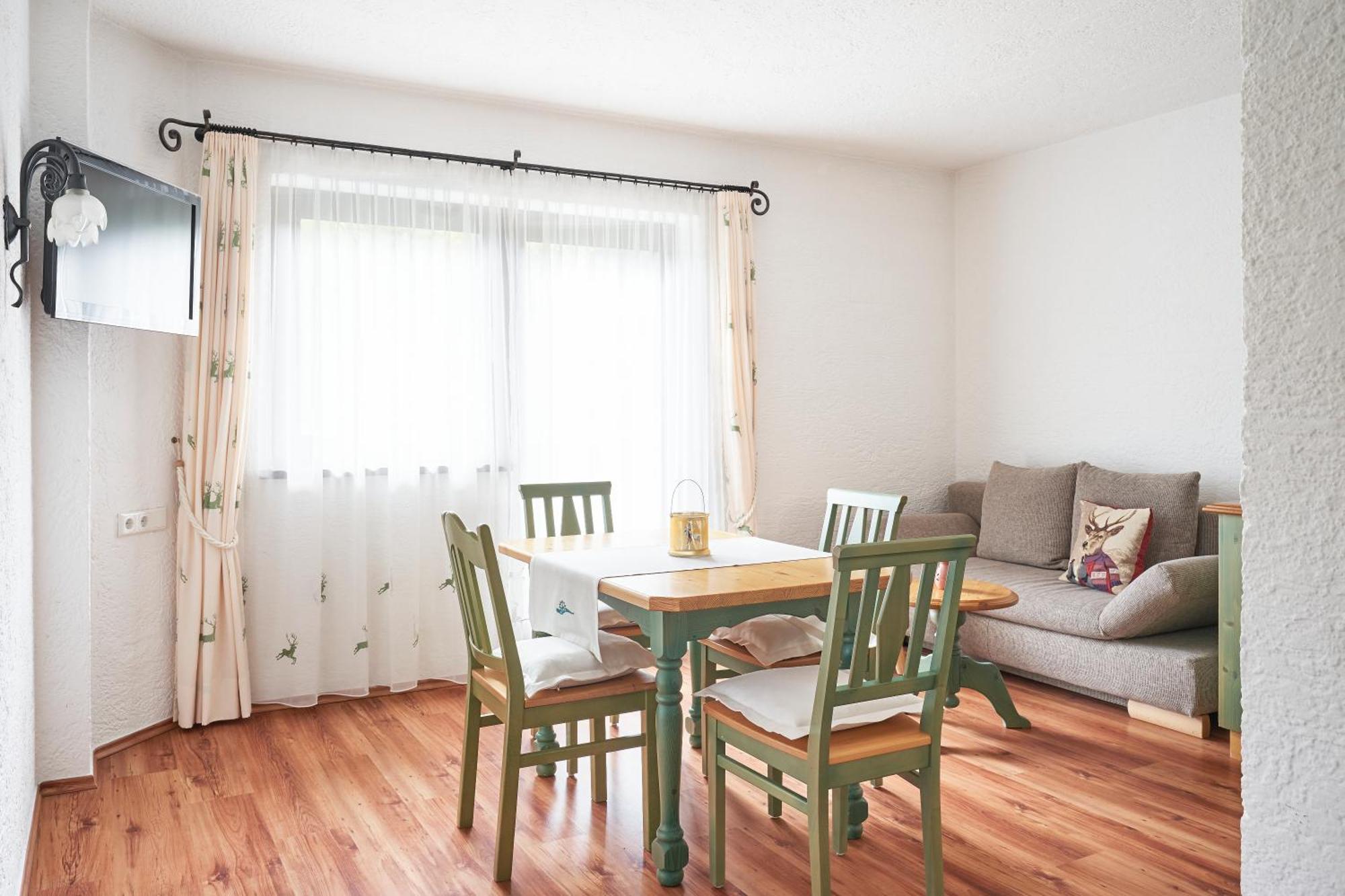 ליוטאש Rosamunde Apartments חדר תמונה